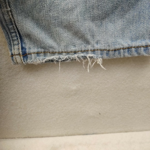 Levi's 550 Men's Light Wash Relaxed Fit Jeans Size 38x34 - Picture 11 of 11